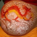 논란이 되었던 임산부 배 <b>위</b>의 페인팅들...