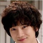 누나들을 녹이는 미소가 아름다운 농염한 남자 배우들