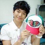 육식남 <b>2pm</b> 협찬받은 모자들고 귀여운 모습 직찍!