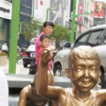 (사진有) 동생이 거길 잡았어요.