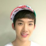 우유빛 아기 피부 <b>2am</b> 조권 직찍! 2pm과 함께~