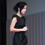 <b>단아</b>한 검정 드레스 입은 김태희, 뒷태에 깜놀!