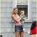 영화 찍는 가쉽걸 <b>세레나</b>, 살짝 튀어나온 허리살;