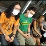 일본 지하철에서 친구들과 사진 찍은 비, <b>의외</b>야