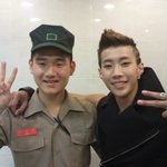 해병대있을때<b>2pm</b>재범과 사진찍었어요 ㅋ
