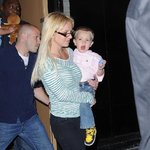 날씬해진"브리트니 스피어스" <b>홀쭉</b>~ 아기들과 함께