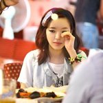 잡티 한점 없는 손가인의 <b>밀크</b>피부