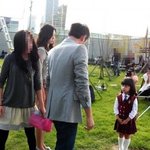 귀여운 여자아이 옆에서 <b>흐뭇</b>한 장동건ㅎㅎ