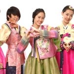 한복입은 f(x), <b>엠버</b>만 남다르네