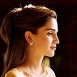 요르단의 라니아 <b>왕비</b>, 왕족다운 패션