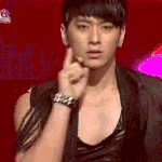 <b>황찬성</b>
