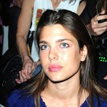 그레이스 <b>켈리</b> 손녀인 모나코 왕족 샬롯 카시라기