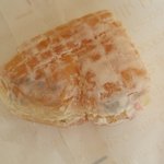 d** <b>도넛</b>을 먹다가 이상한 걸 발견했어요