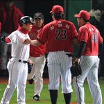 한국시리즈 3차전 서재응과 <b>정근우</b> 충돌