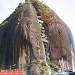 기괴한 모양의 <b>바위</b> 사진들