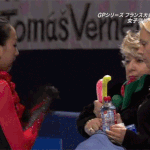 코치가 쓰레기통? 아사다 마오의 휴지 버리는 법