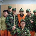 군생활중 현역 입대한 강타와 사진을 찍었습니다.사진有