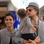 할리 <b>베리</b> 가족, 포스 여전한 얼짱 커플