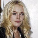 금방이라도 울듯한 린제이 로한