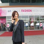 개성있는 마스크의 모델 전수민.. street fashion추가