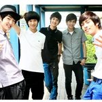 요즘 대세인 마른 남자 연예인들, 이런 스타일은 어때?