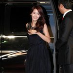 레드카펫 밟는 <b>윤아</b>, 여신이 따로 없네