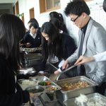 32살 볼매남 노총각 담임쌤과 <b>발랄</b>고3소녀들을 소개합니다 ^0^