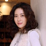 송윤아 <b>여전</b>한 미모~