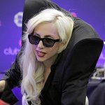 <b>파워숄더</b> 자켓 입은 레이디 가가, 역시 최고다