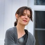 케이티 홈즈, 스타킹 나갔는데 모르나보네..