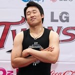 야구 선수와 치어리더의 시건방 댄스