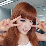 브이 하고 있는 <b>2ne1</b>의 박봄