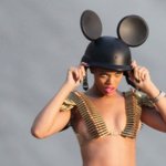 레이디 가가도 울고갈 리하나의 최근 패션