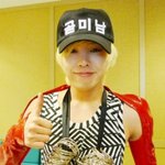 대세는 금발 머리가 제일 잘 어울리는 스타는~ <b>g</b><b>드래곤</b>?