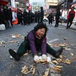 노점상 강제 <b>철거</b>대상이된 아주머니09년12월