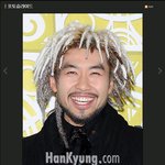 [포토] 티파니-제시카, '가슴 <b>살짝</b> 가리고 인사'