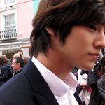 영국에서 <b>김범</b> 봤어요!