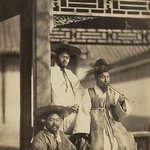 조선시대에 박명수, 김흥국, <b>이정</b> 함께있는 사진