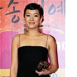 금요일 이태원 <b>역앞</b>에서 연예인정수영씨만났습니다