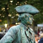 <b>동상</b>이 아니었어? 진짜같은 행위 예술