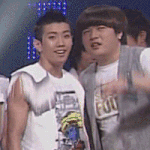 재범이 복근 만지는 슈퍼주니어 <b>은혁</b>
