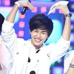 사탕물고 퇴근하는 <b>진기</b>(온유)