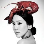 미각을 자극하는 배우! 김정은, <b>머리위</b>에 랍스타?