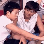 왠지 훈훈한 우정, 재범 바라보는 <b>택연</b>