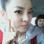 산다라박_직접 뛰어서 <b>배송</b>가는거죠~!↗