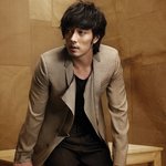 디올<b>옴므</b> 입은 소지섭, 모델과 비교해도 우월!