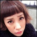 머리 바꾸고 <b>셀카</b> 찍은 서인영, 맘에 안들어?