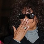 내한한 <b>휘트니</b> 휴스턴, 공항 사진들