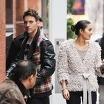 파파라치에게 브이하는 조나단 <b>리스</b> 마이어