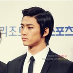 <b>2pm</b> 옥택연 보디가드 버전, 듬직하다~